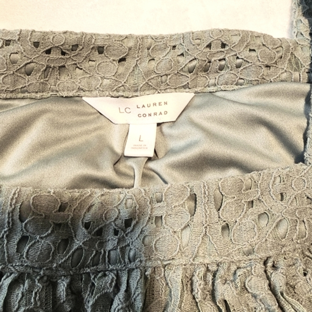 LC Lauren Conrad Light Sage Eyelet Peasant Blouse - Picture 3 of 3